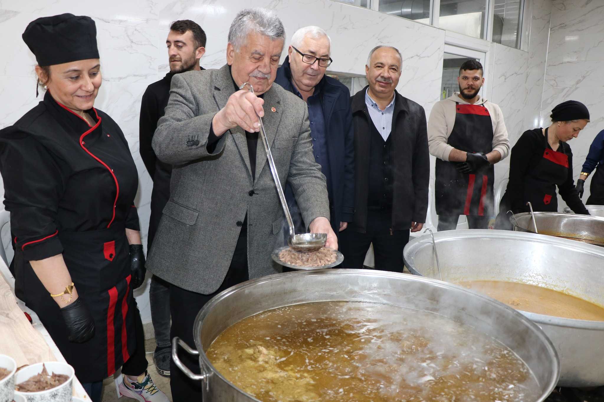 Belediyemizin Düzenlediği İftar Programına Yoğun İlgi