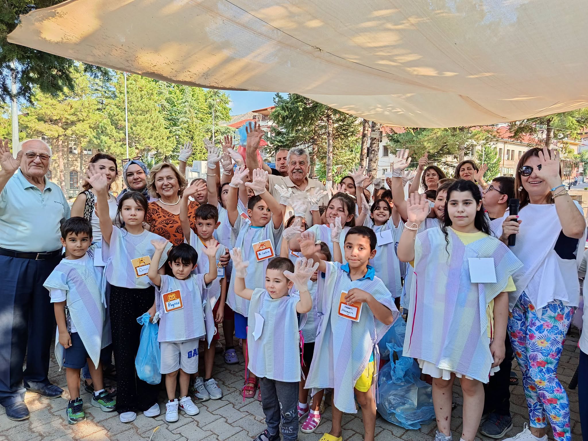 Senirkent’te Çocuklardan Anlamlı Çevre Hareketi: "Temiz Çevre, Mutlu Yarınlar"